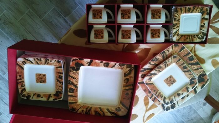 уникални ръчно рисувани сервизи за хранене и кафе или чай