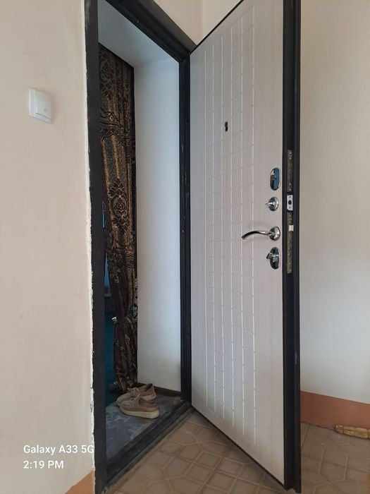 3 xonaliy dom sotiladi