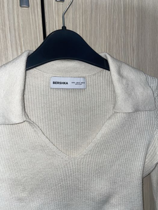 Бяла блуза от бершка