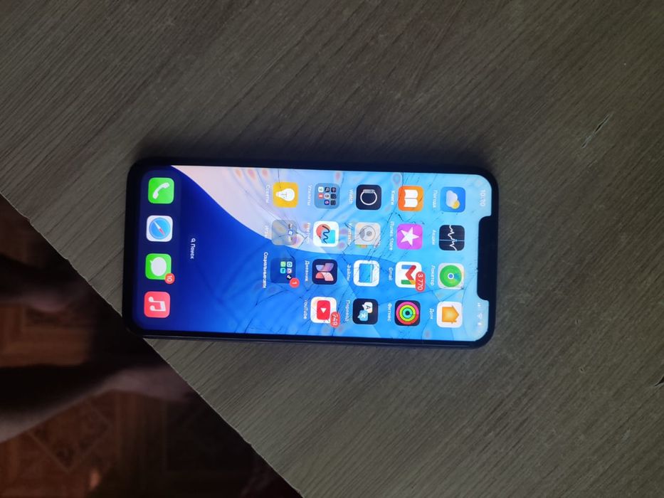 Обменяю айфон xs max 4/64