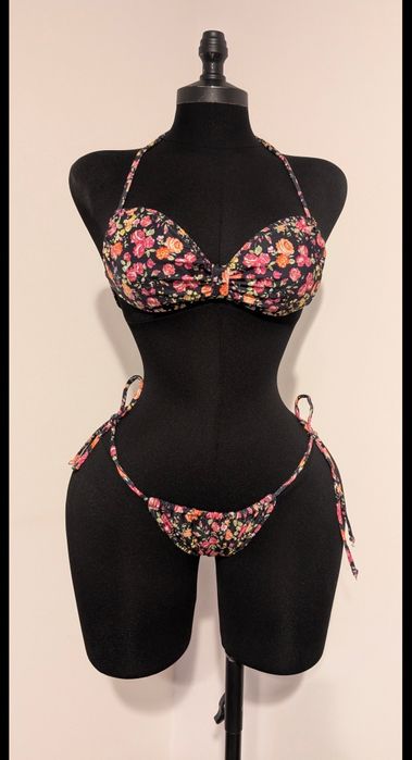 Costum de baie două piese, imprimeu floral – stil delicat & feminin