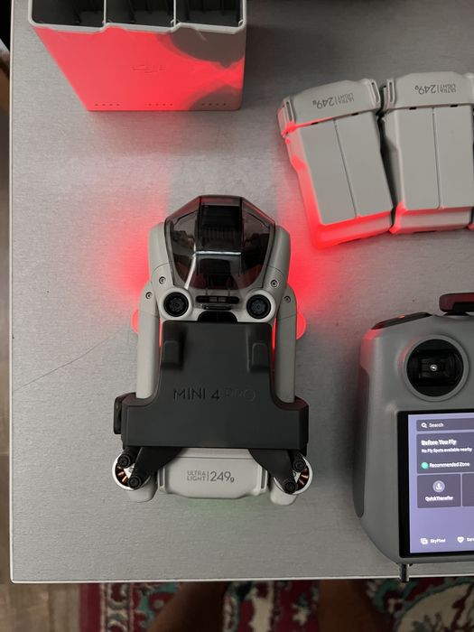 Drona dji mini 4 pro fly more combo