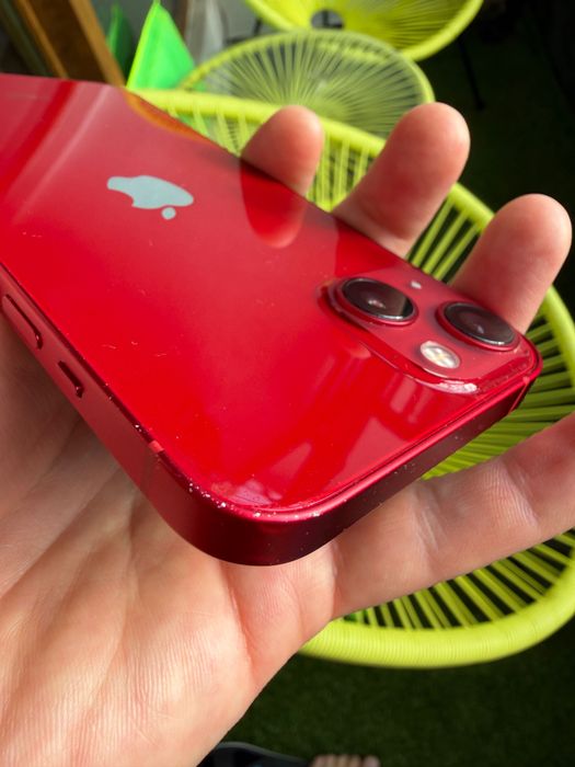 Телефон iPhone 13