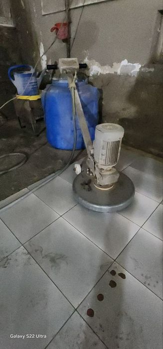 Gilam yuvish aparat sotiladi