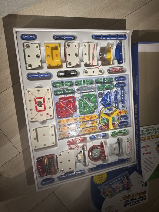 Электронный конструктор «знаток»