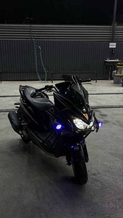 Продаётся бензиновый  скутер Wasat sport 150cc