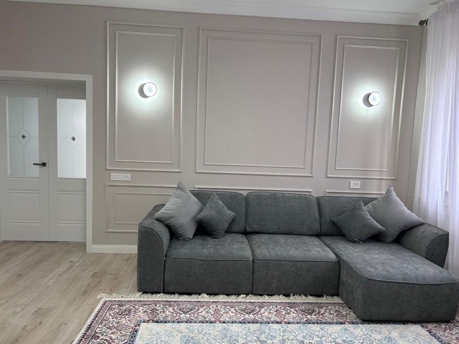 Продается диван для гостиной