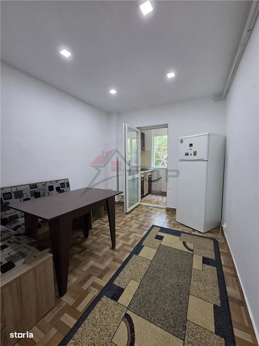 Apartament 1 Camera - Bloc 1981 - Etaj 1 - Podul de Fier