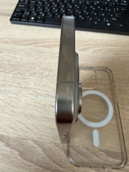 Iphone 15 pro с гаранция