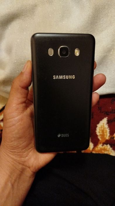 Samsung Galaxy J7