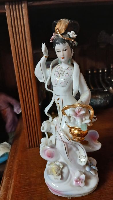 Три фарфоровые статуэтки Китай
