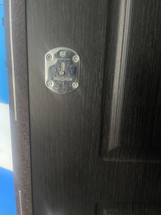 Продам дверь железную