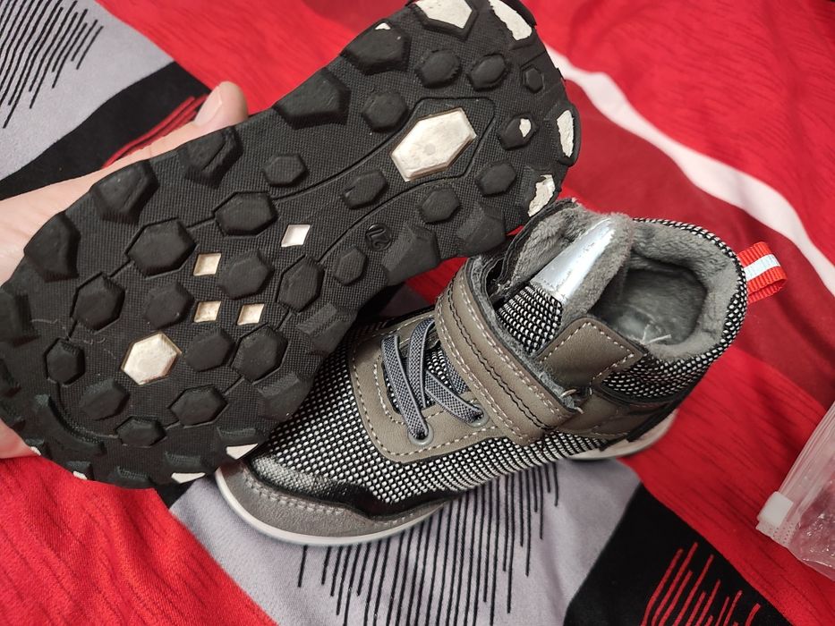 Ghete mărimea 27 , in stare foarte buna, 165 cm