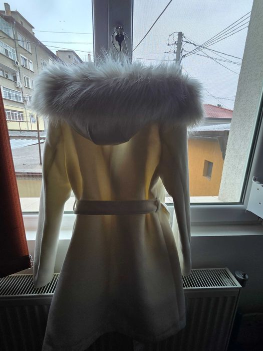 Бяло палто BSB с качулка