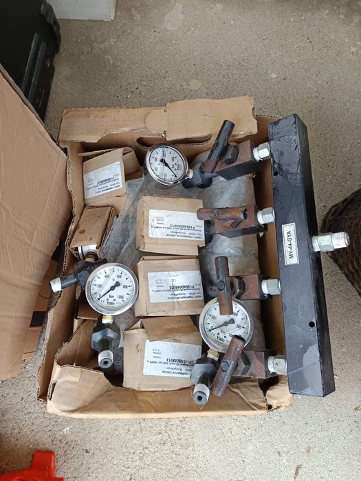 Професионален хидравличен манометър Yale (0-1000 Bar) – Глицеринов