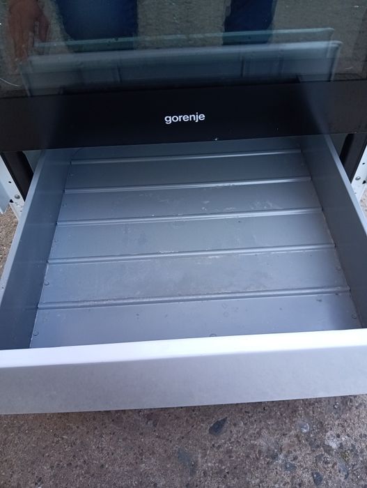 Свободно стояща печка с керамичен плот  Gorenje с 2 години гаранция!