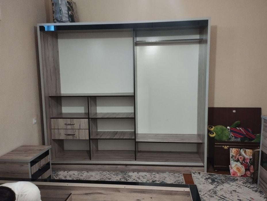 Мебелщик разборка сборка ремонт мебель переезд квартир.  Мебельщик