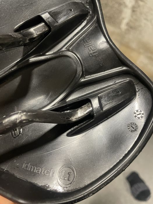 Карбонова седалка selle italia