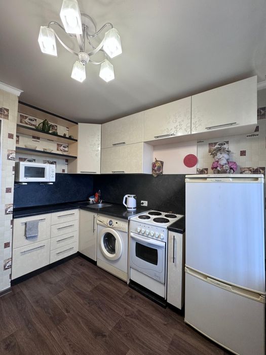 Толстого  -Кутузова