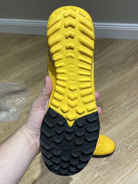 продам бутсы 44 размера