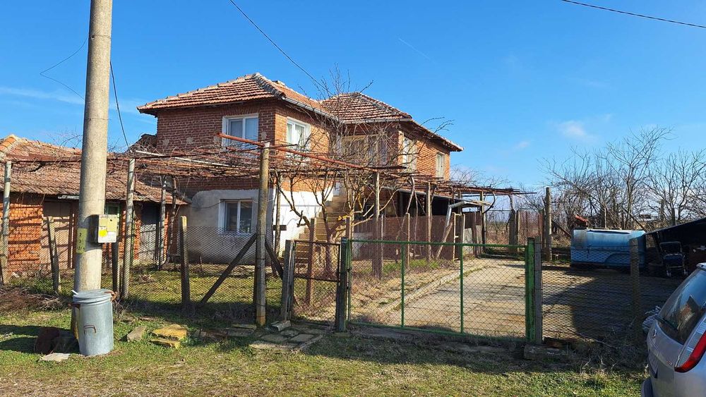 Къща с голям двор 6700 кв.м. за 29999 евро в с. Шарково от СОБСТВЕНИК