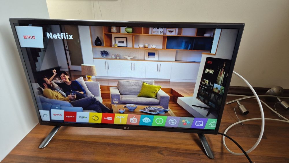 Смарт телевизор LG 32 INCH
+ дистанционно