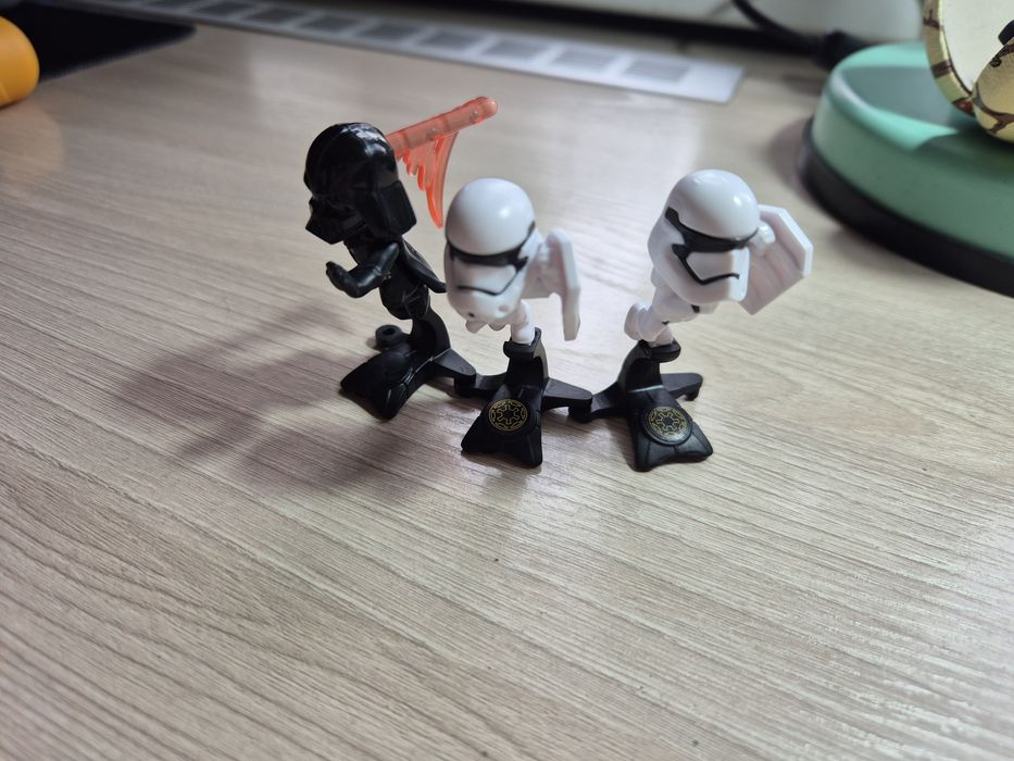 Киндер kinder бегемоты star wars супергерои