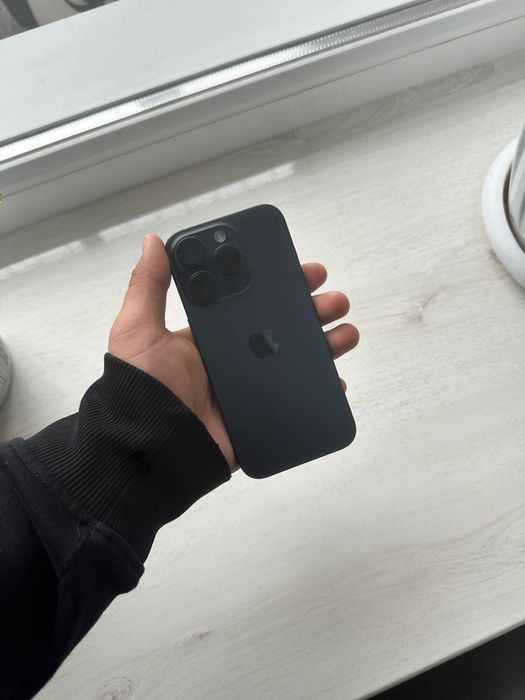 Продам айфон 15 про 256гб