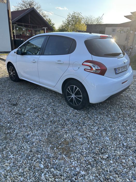 Vand sau schimb peugeot 208