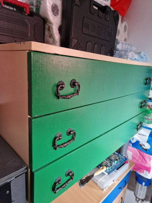 Comoda/mobila/dulap vintige f incapator