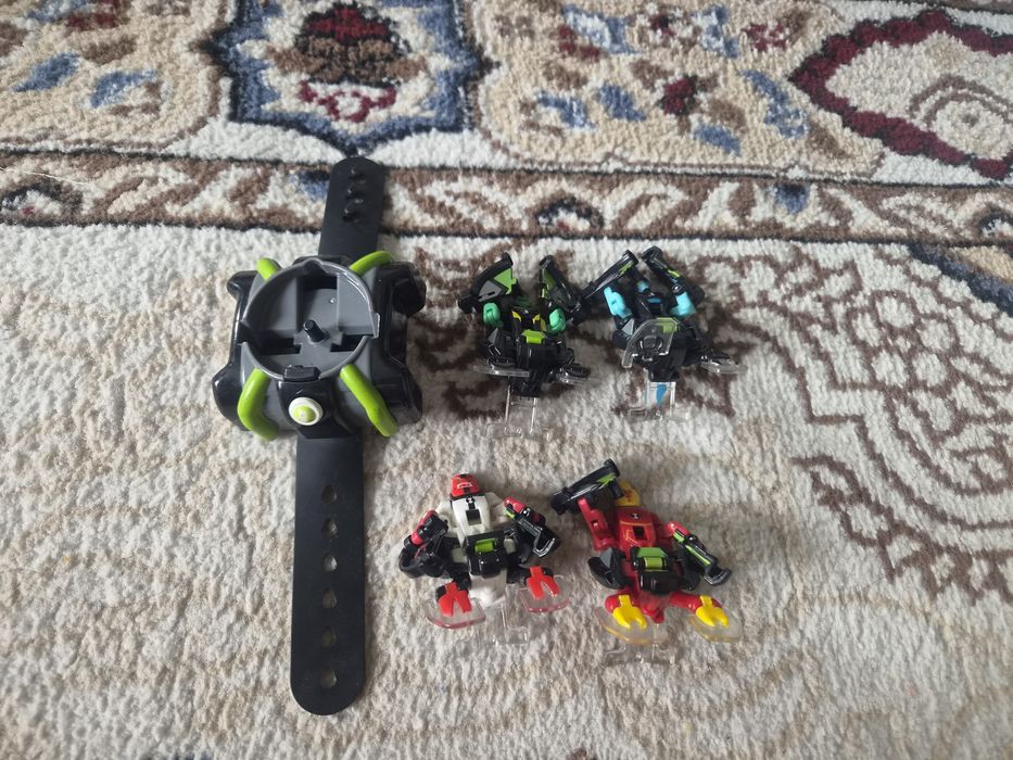 Часы игрушка с 4 героями