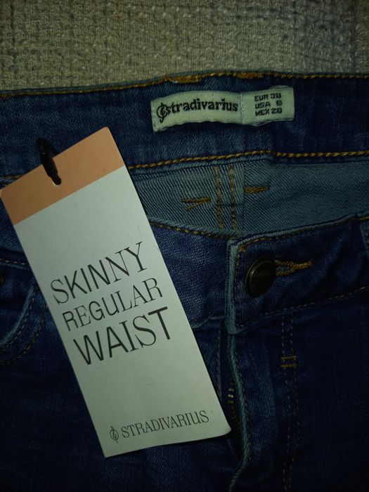 Blugi Stradivarius NOI