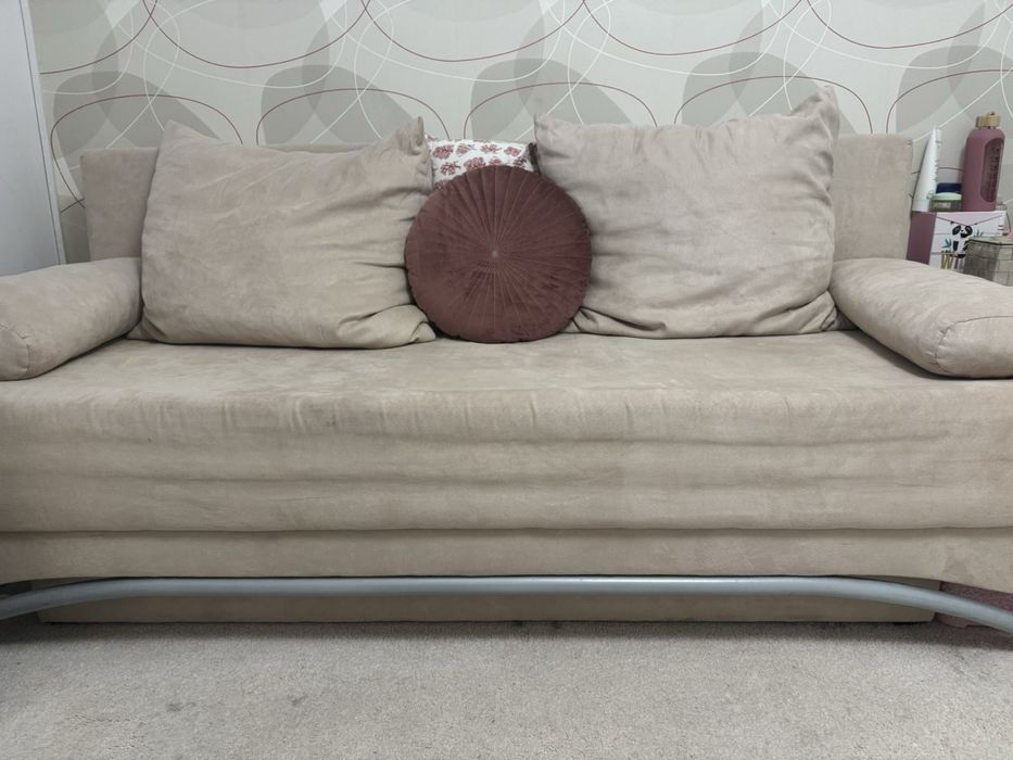 Разтегателен диван