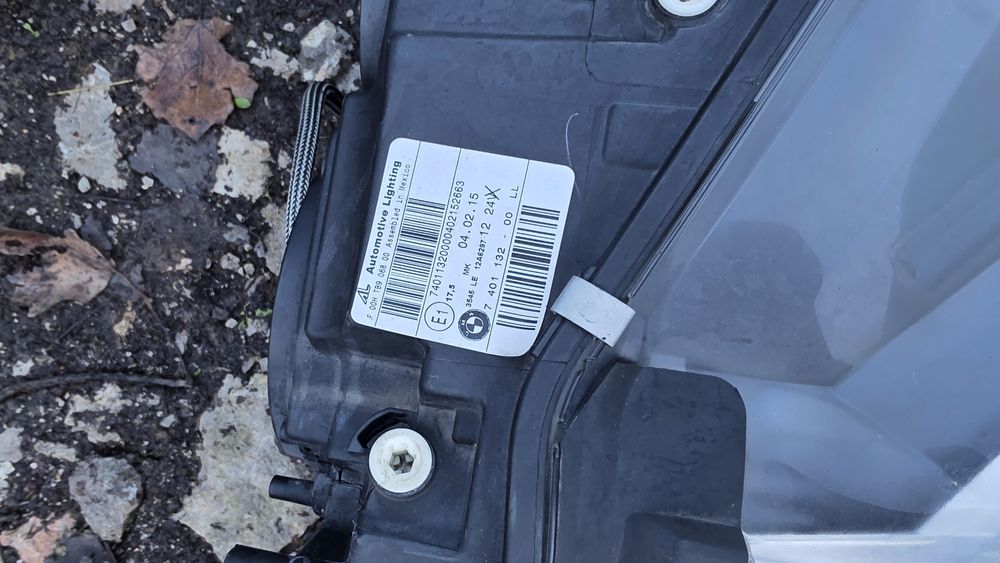 Фар BMW X3 F25LCI за части.