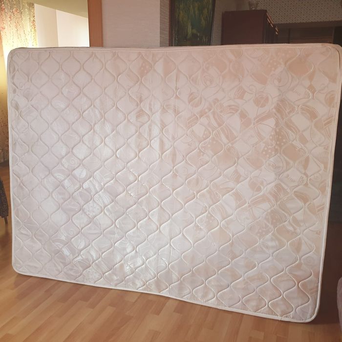 Матрас пружинный