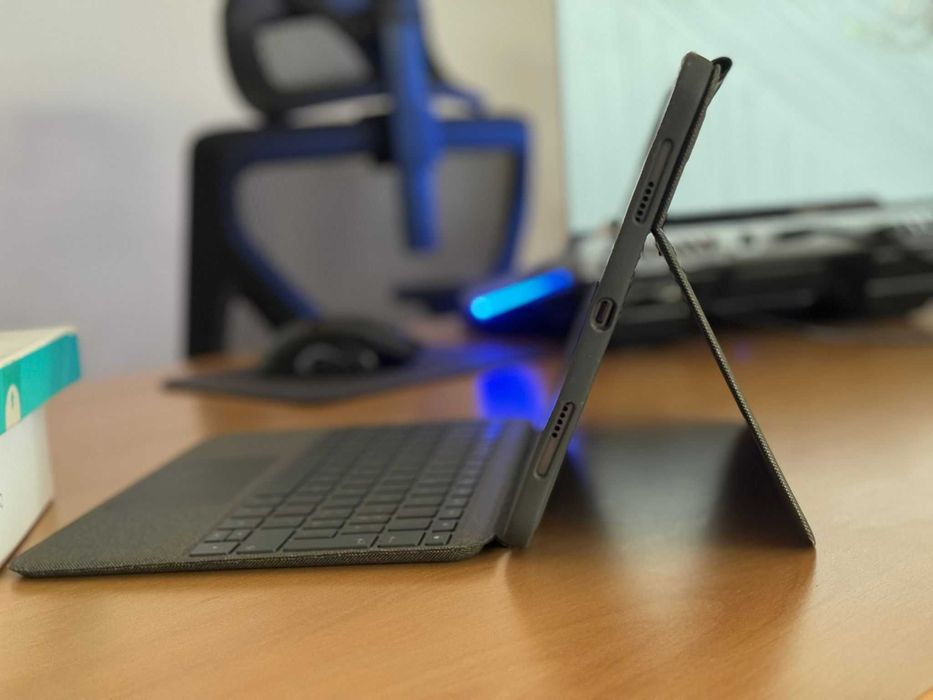 iPad Pro 11" (Gen 4) M2 + Tastatură Logitech + Apple Pencil [KIT CA NOU]