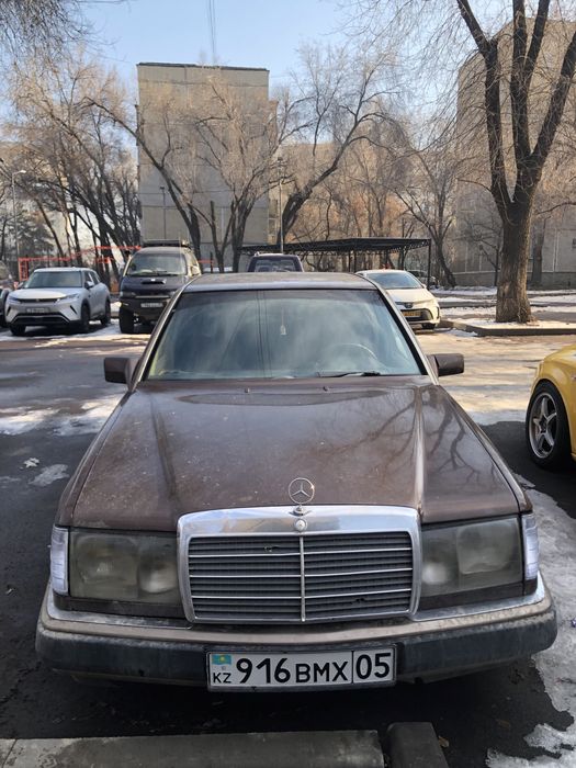 Продам машину мерс 220 w124