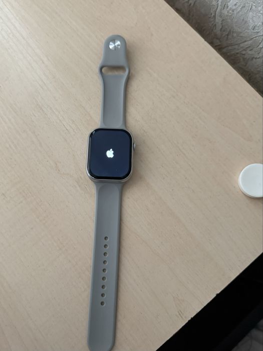Смарт-часы в стиле Apple Watch