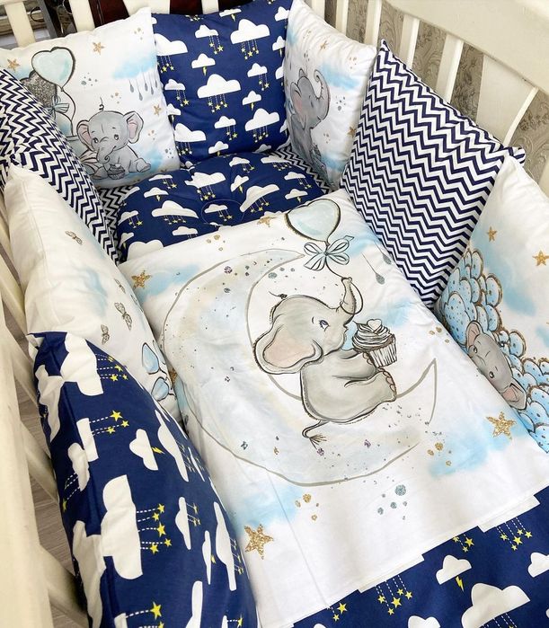 Шью Постельное белье и бортики на кроватку.