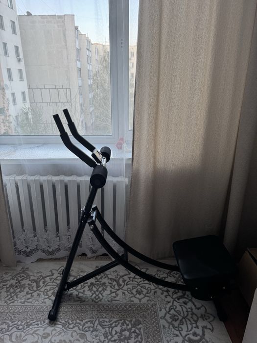 Тренажер для пресса, спины и ног