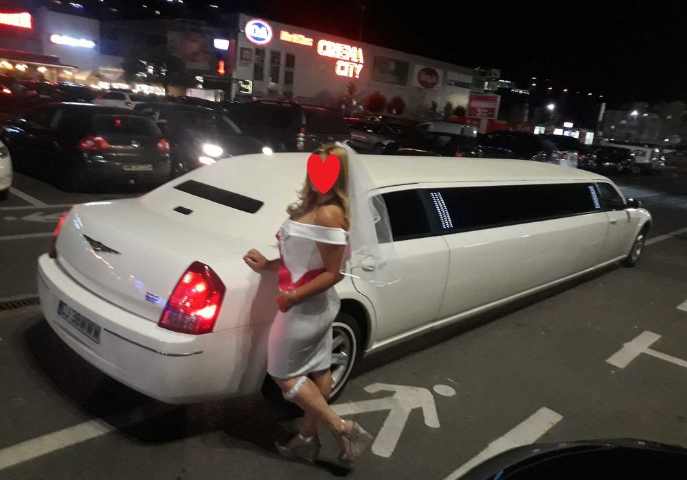 Auto epoca vintage Limuzina EXCALIBUR pentru ocazii speciale