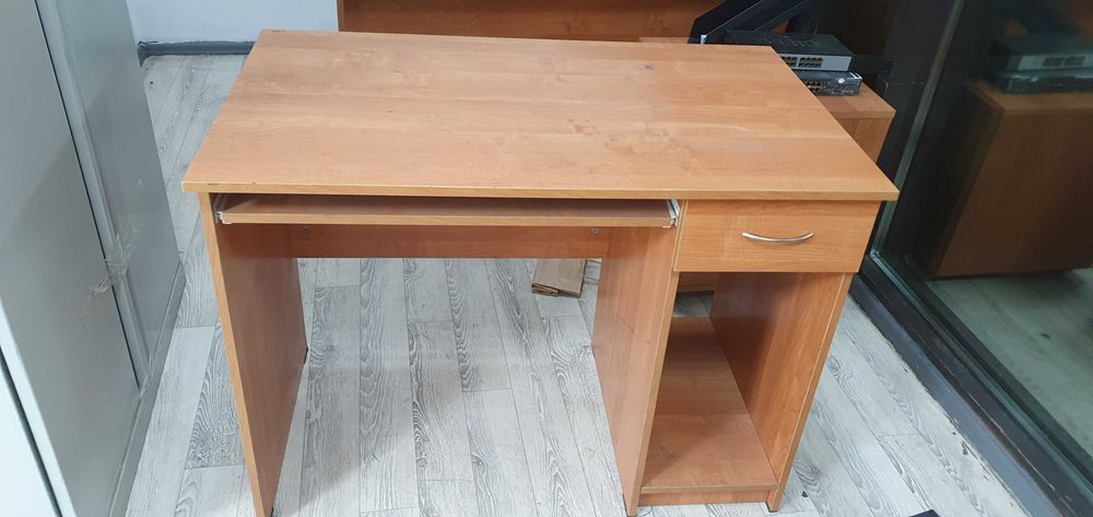 Продам офисные столы