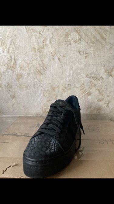 Дамски обувки номер 40