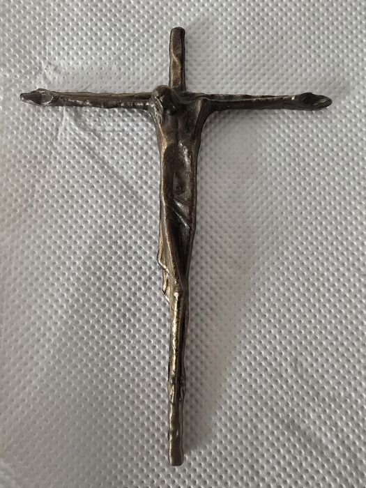 Crucifix/Cruce metalică