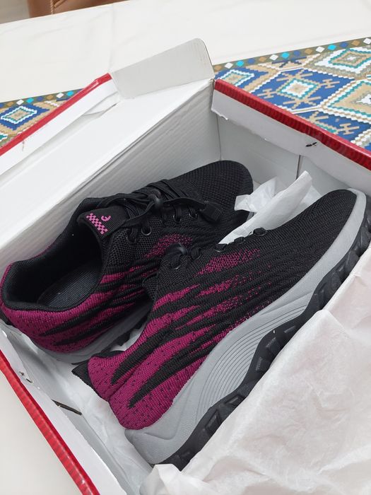 КРАССОВКИ,36размер