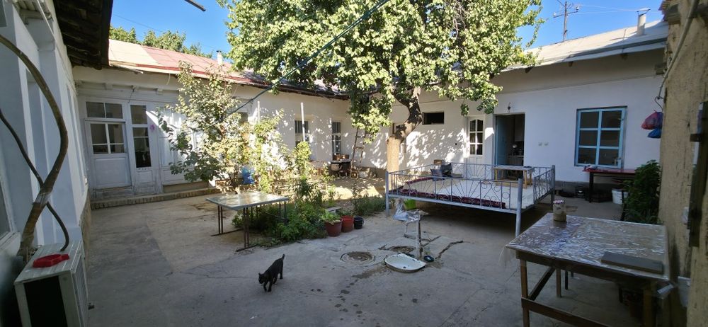 Chig'atoyda hovli-uy sotiladi.