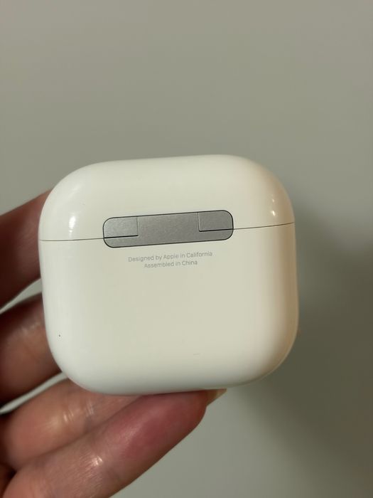 Наушники AirPods 4