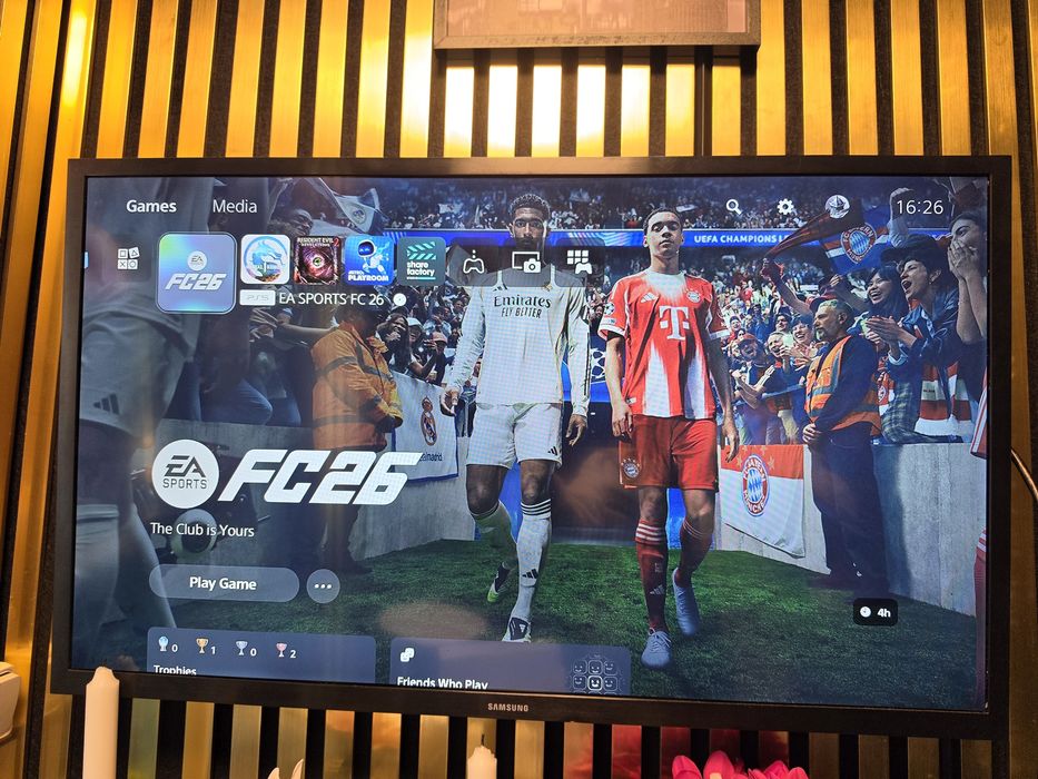 PlayStation 5 Slim 1Controoler +Fifa 26 Mortal kombat