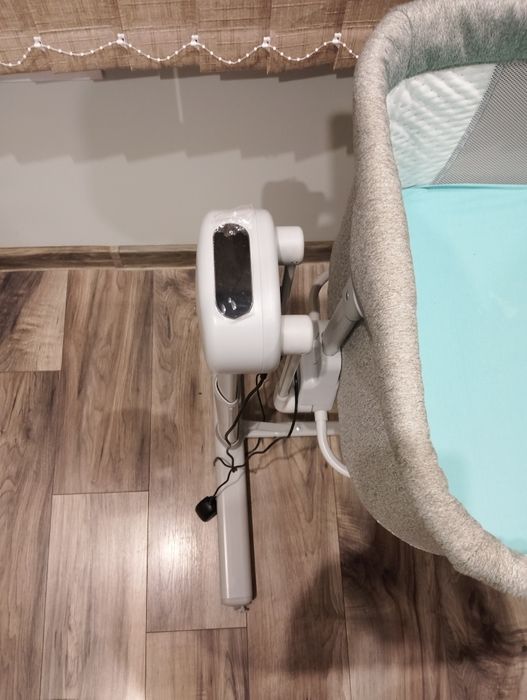 Philips avent,next to me cangaroo,интерактивна въртележка, възглавн