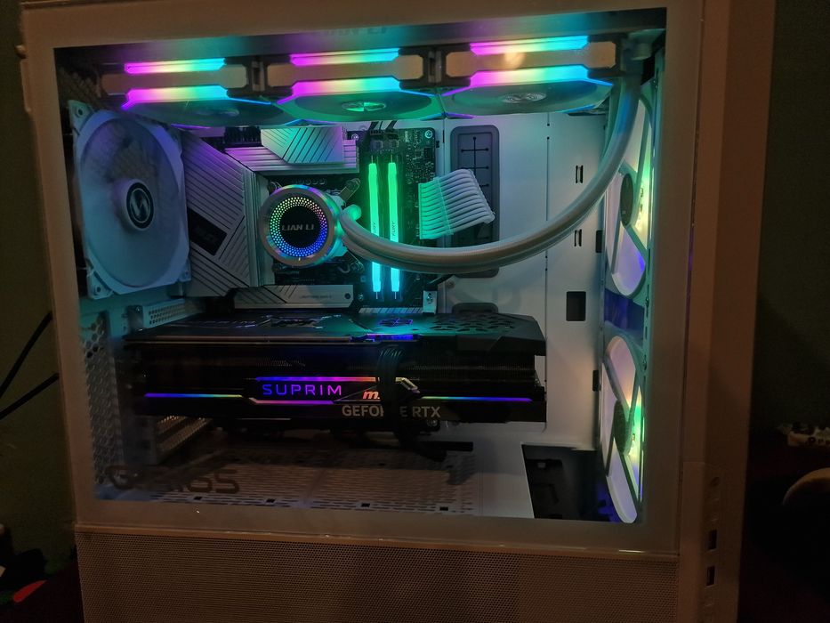 Гейминг PC в гаранция i7-14700KF / RTX 4070 Ti / 32GB DDR5